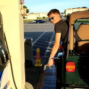 Meet your Posher, Logan